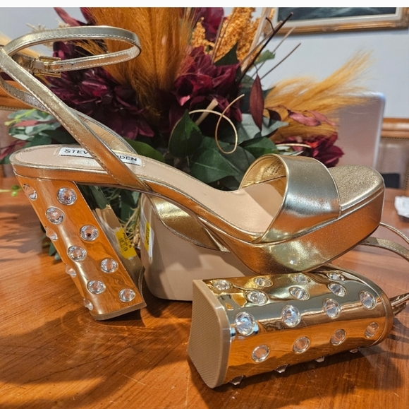 Steve Madden Laudre Gold Metallic Ankle Strap Open Toe Block Heeled Sandals - Picture 8 of 10